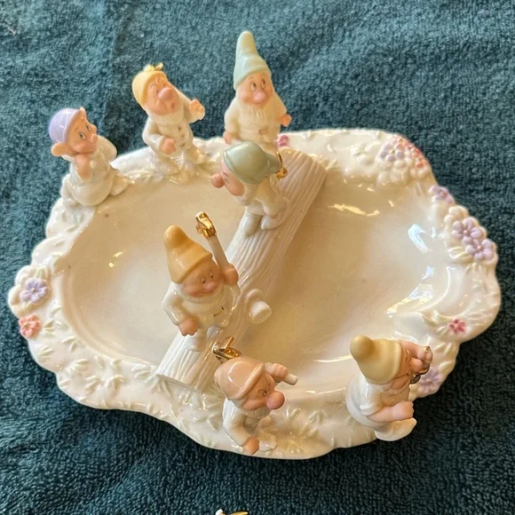 Vtg 2002 Lenox Disney Seven 7 Dwarfs Heigh Ho Candy Dish Fine China - Picture 1 of 13